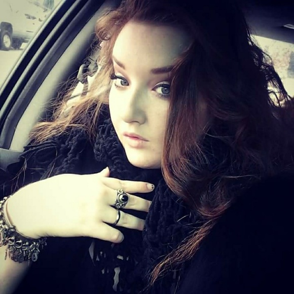 Meet your Posher, Brooke - Picture 3 of 3